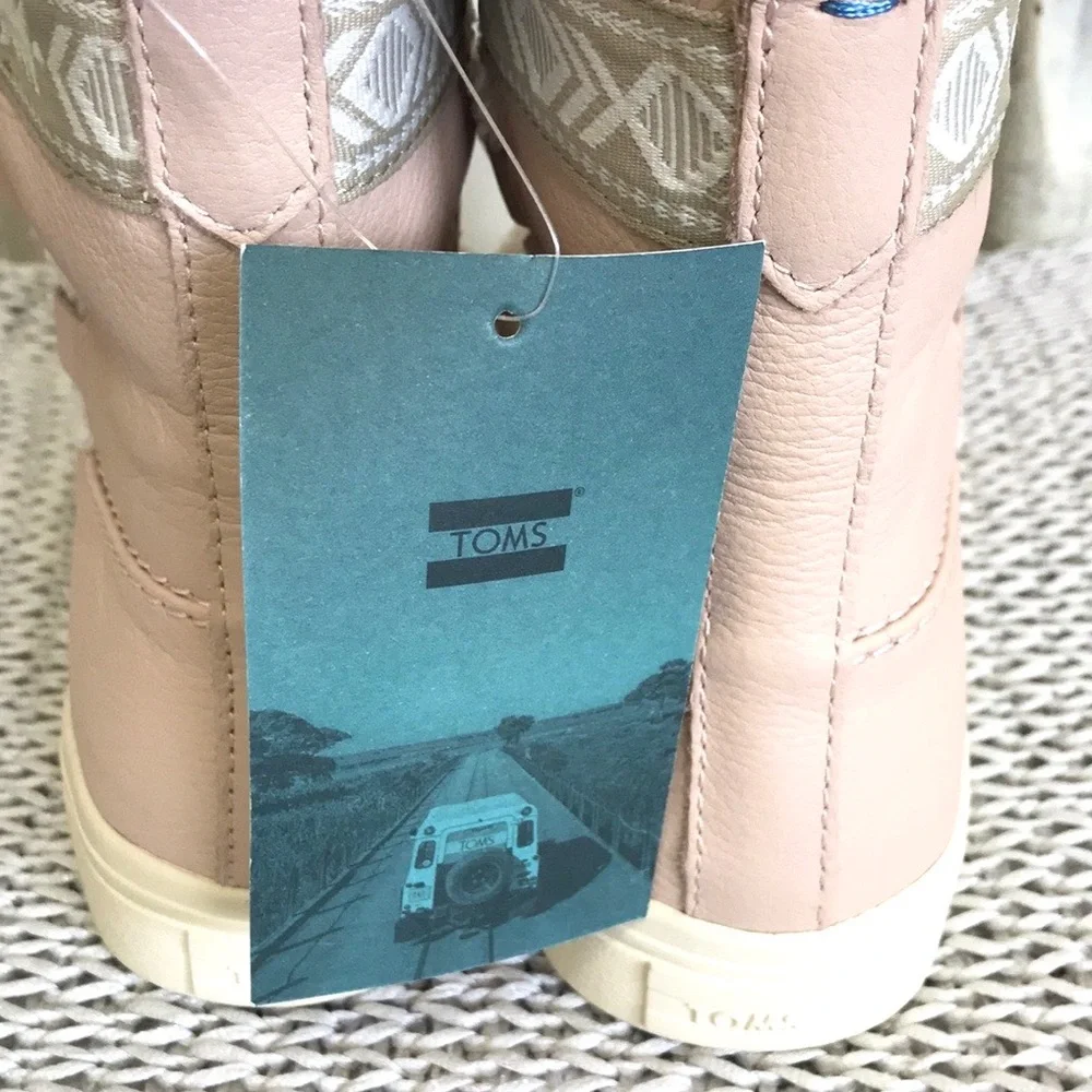 NWT Toms Alpine Boots in Dark Blush